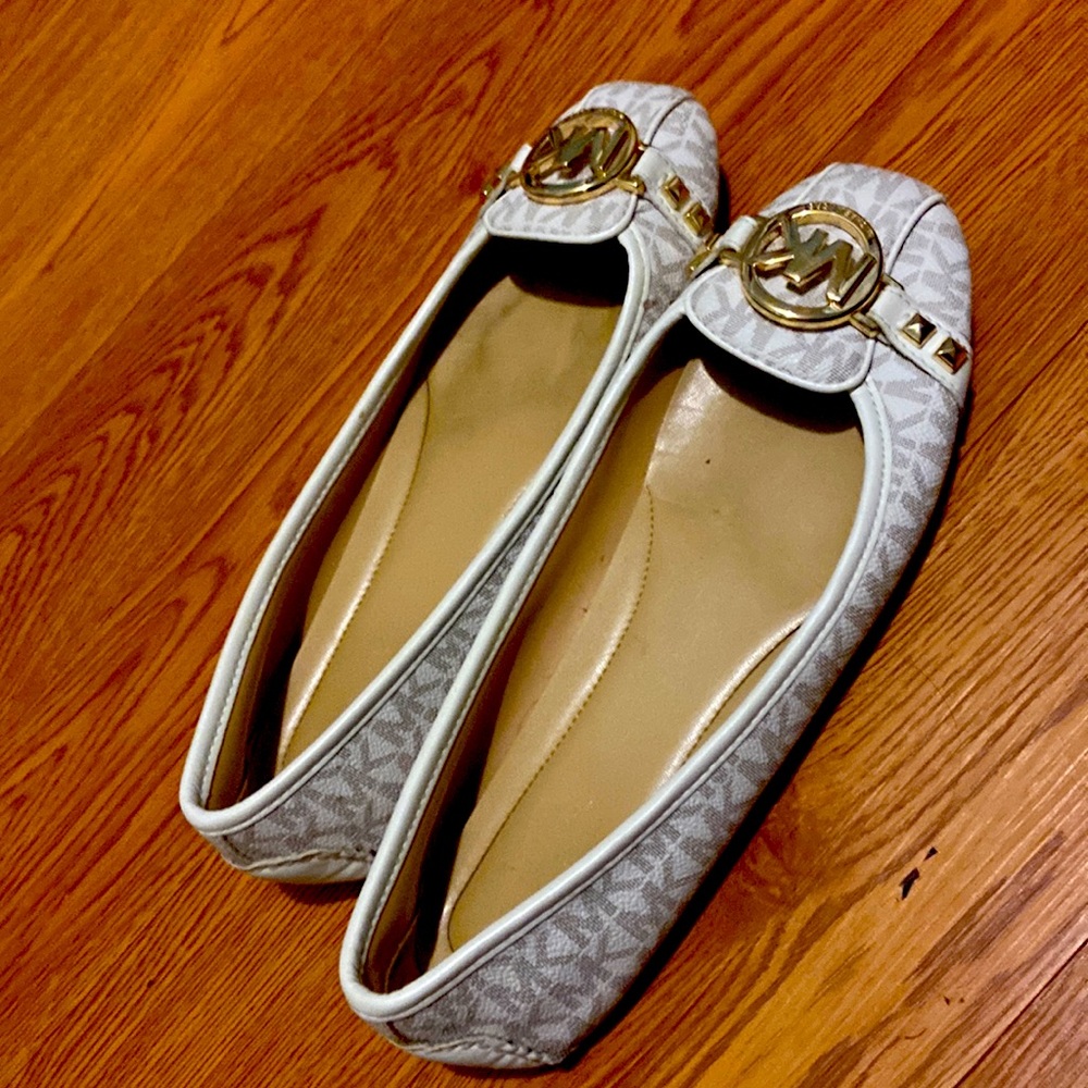 MK dressing shoes